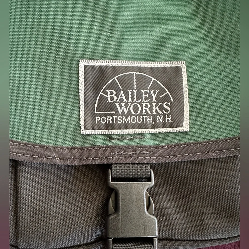 Bailey Works Forest Green unisex Pouch crossbody Messenger Bag.  USA made - Picture 4 of 16